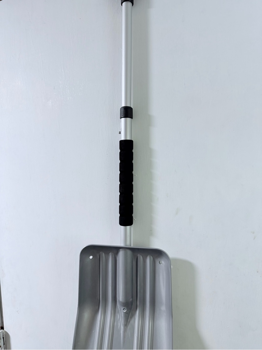 Heavy-Duty Silver Snow/Shovel with Black Grip - Unbranded
